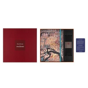 Moleskine Limited Edition Year of the Dragon Collectors Box by Zeng Fan Zhi, Sketchbook and Color Pencils with Gift Box, Hard Cover, Plain, A4 (8.25" x 11.75"), Multicolor, 96 pages